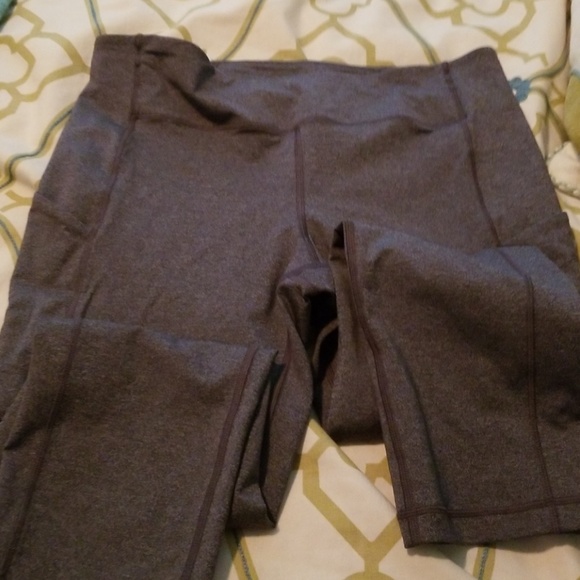 Tight stuff gray capri - Picture 2 of 4